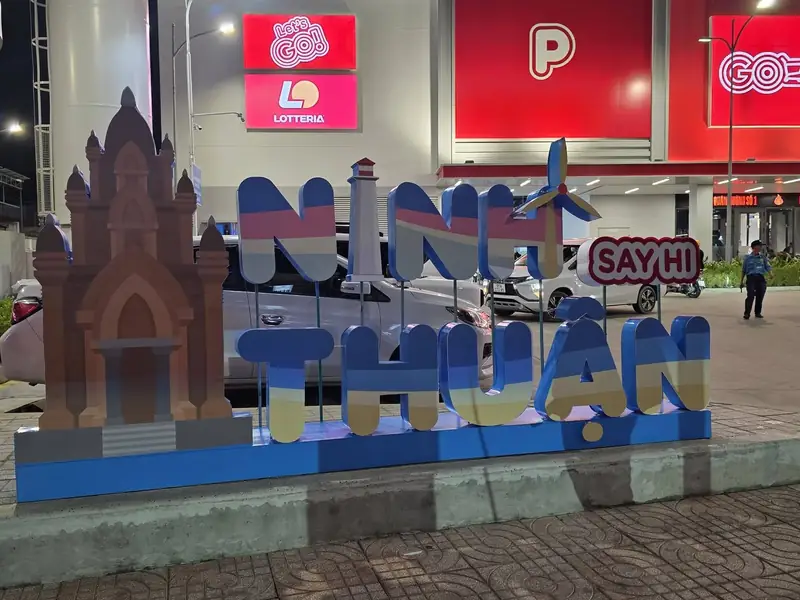 Chữ 3D NINH THUẬN — siêu thị GO!