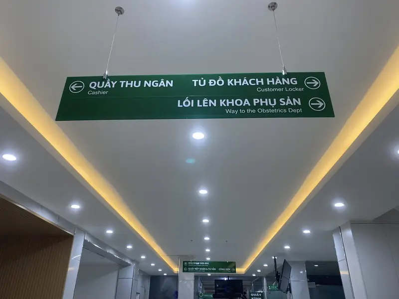 Biển chỉ dẫn bệnh viện